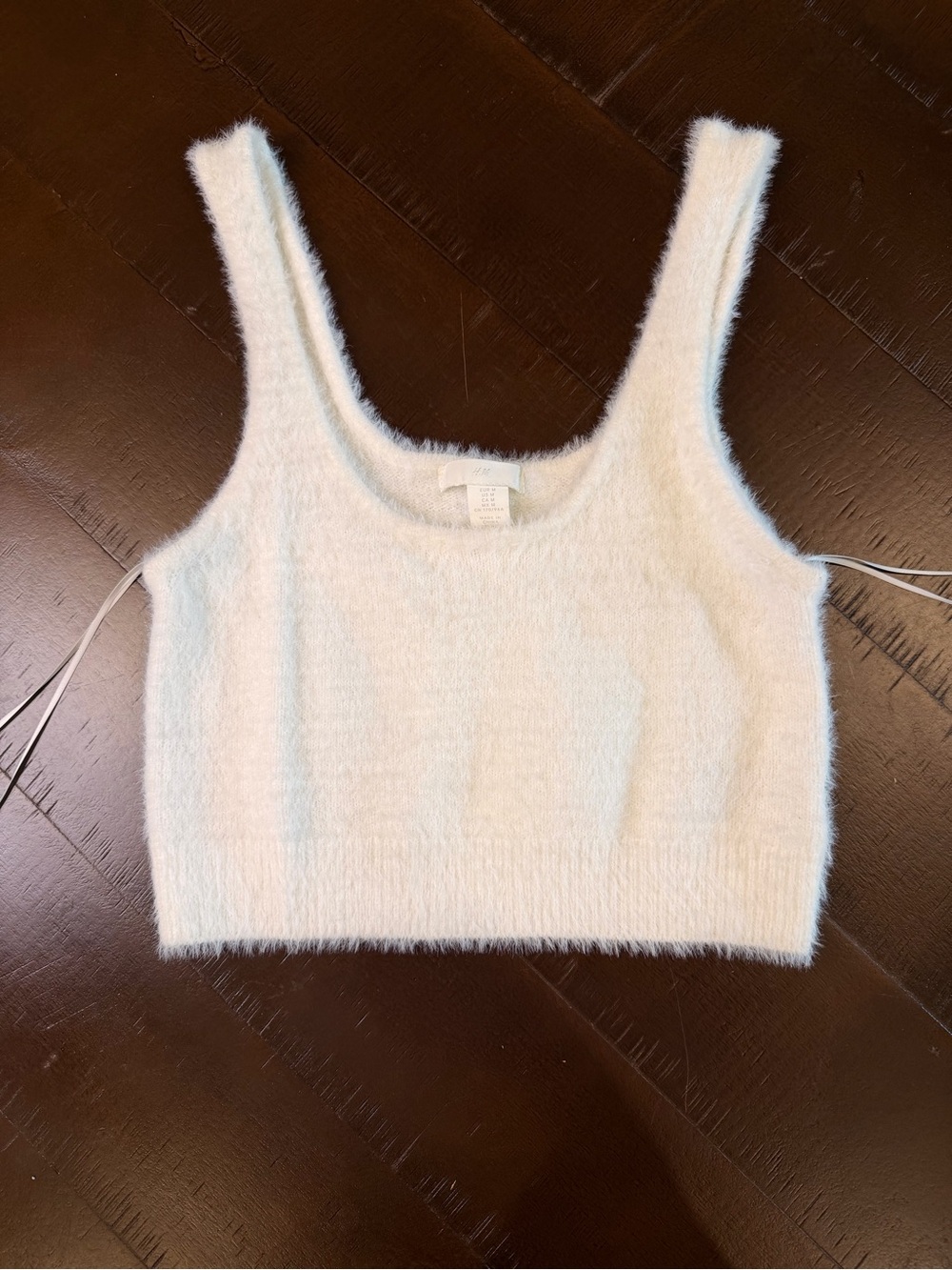 H&M Women’s Fuzzy Knit Cropped Tank Top Ivory Cream Size Medium M